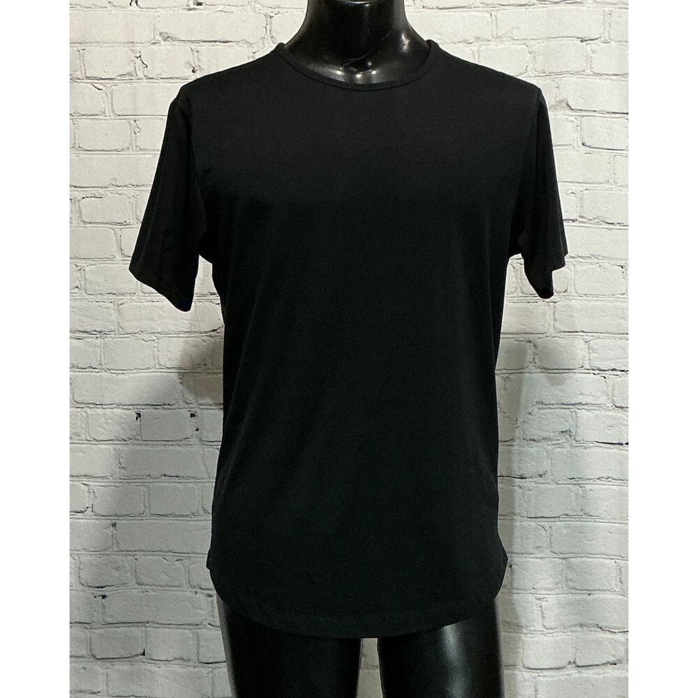 Cuts Men’s Black AO Crew Curve-Hem Tee (Size L)